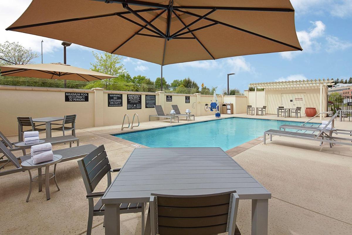 Hampton Inn & Suites Sacramento at CSUS - Housity