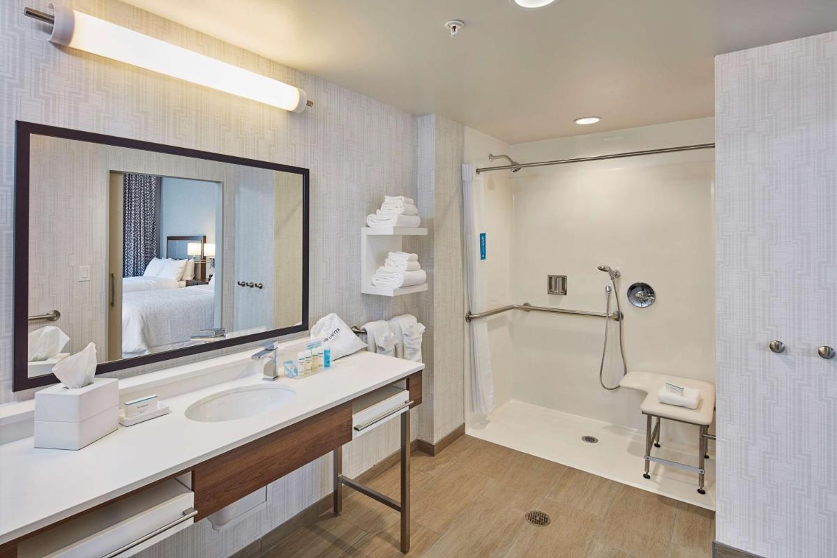 Hampton Inn & Suites Sacramento at CSUS - Housity