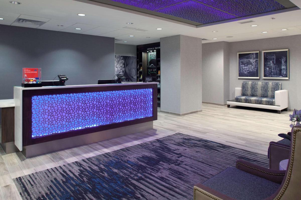 Hampton Inn & Suites Chicago-Burr Ridge - Housity
