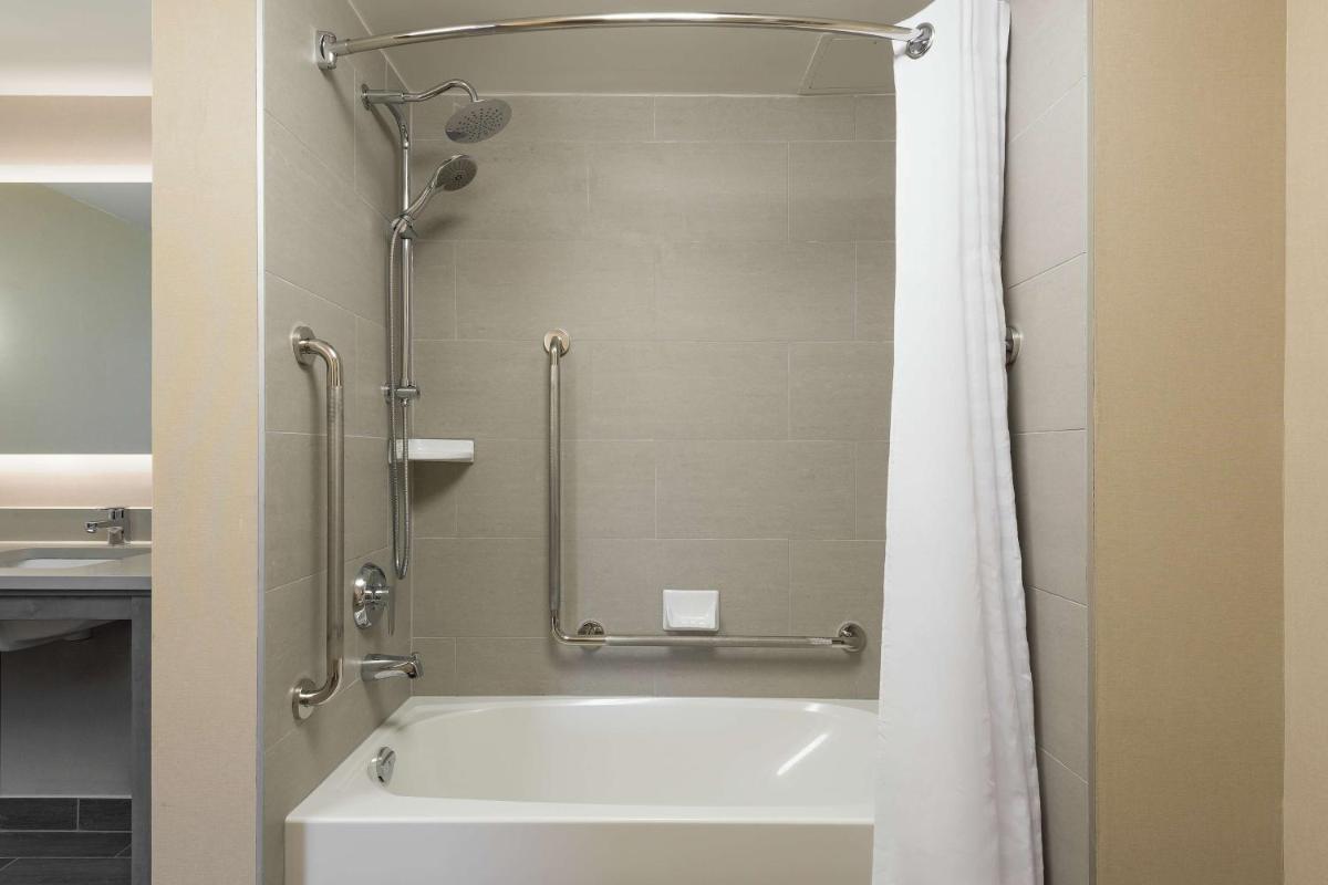 Suitetrails - Homewood Suites By Hilton Ottawa Airport