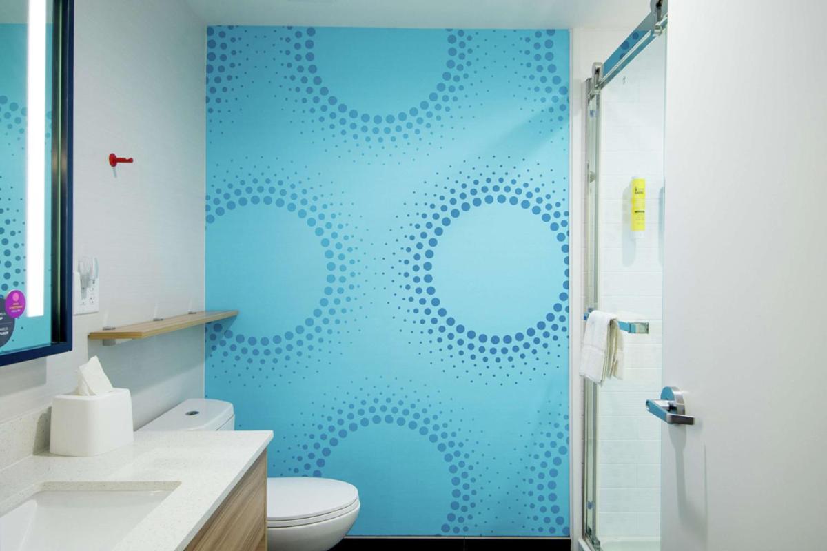 Tru by Hilton Lafayette River Ranch - Housity