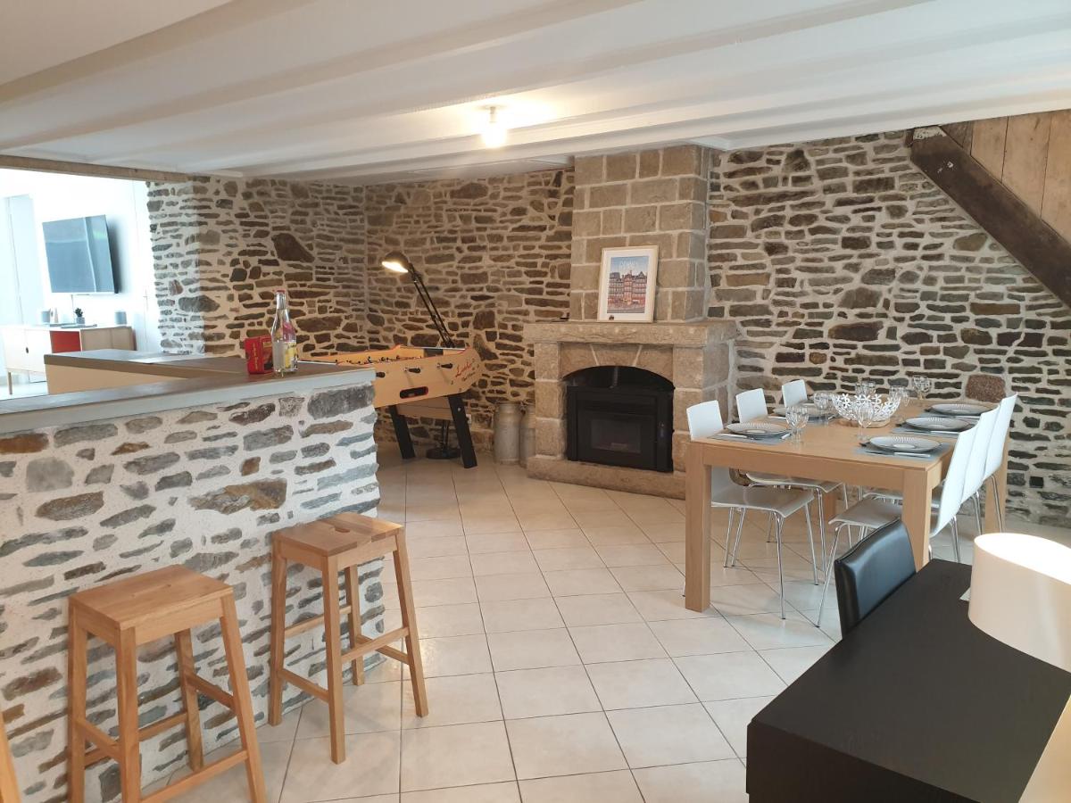Maison de ville située à 8 kms du Mont St Michel - Housity