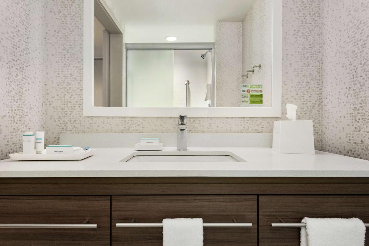 Home2 Suites By Hilton Brooklyn Park Minneapolis - Housity