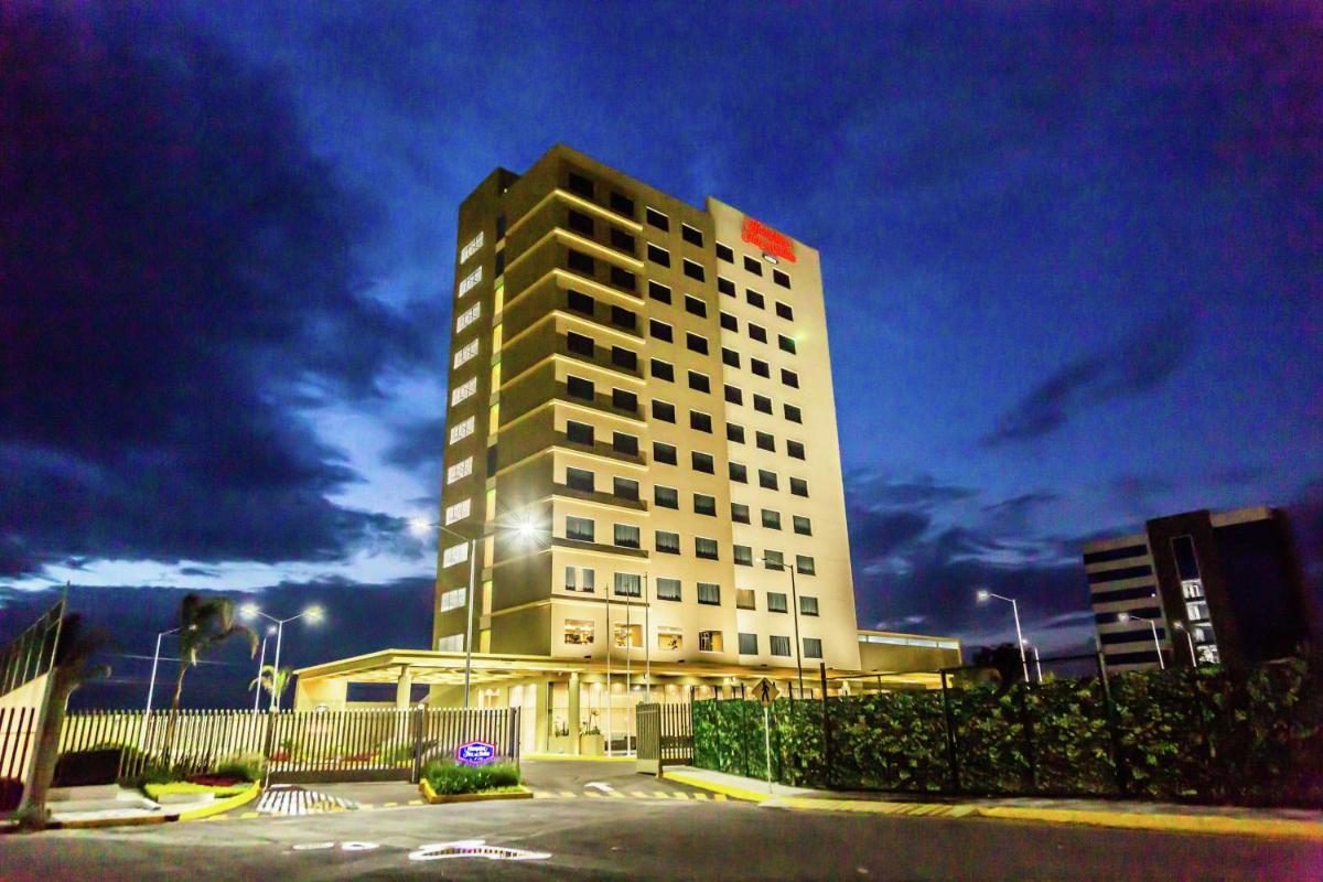 Hampton Inn & Suites By Hilton Puebla - Hizvo