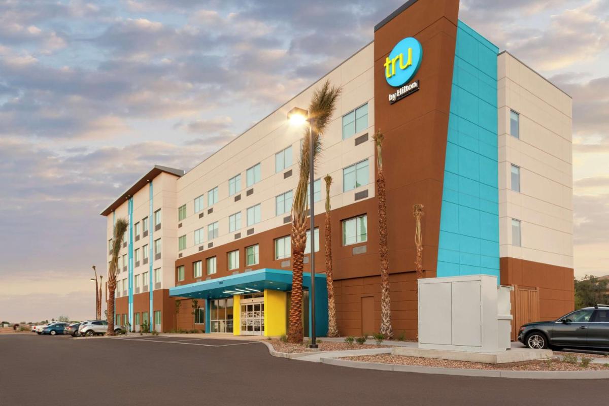 Tru By Hilton Gilbert - Housity
