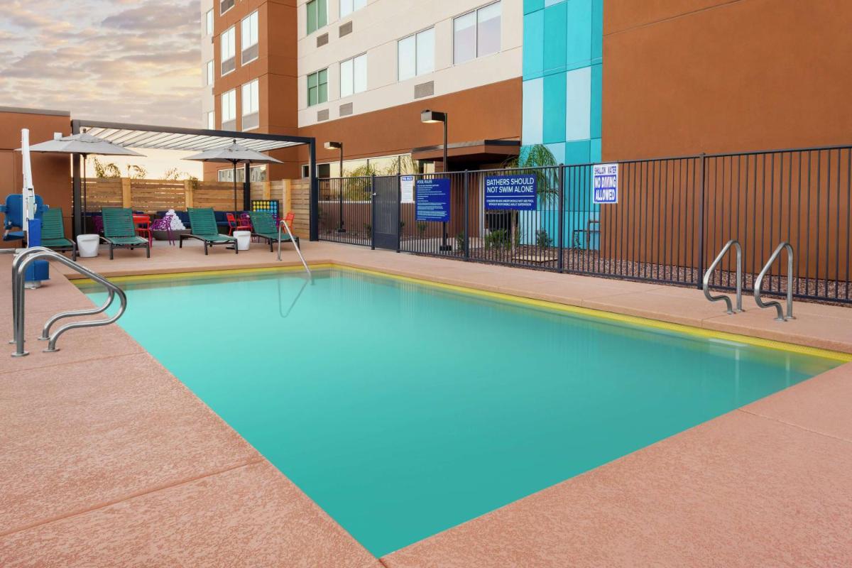 Tru By Hilton Gilbert - Housity