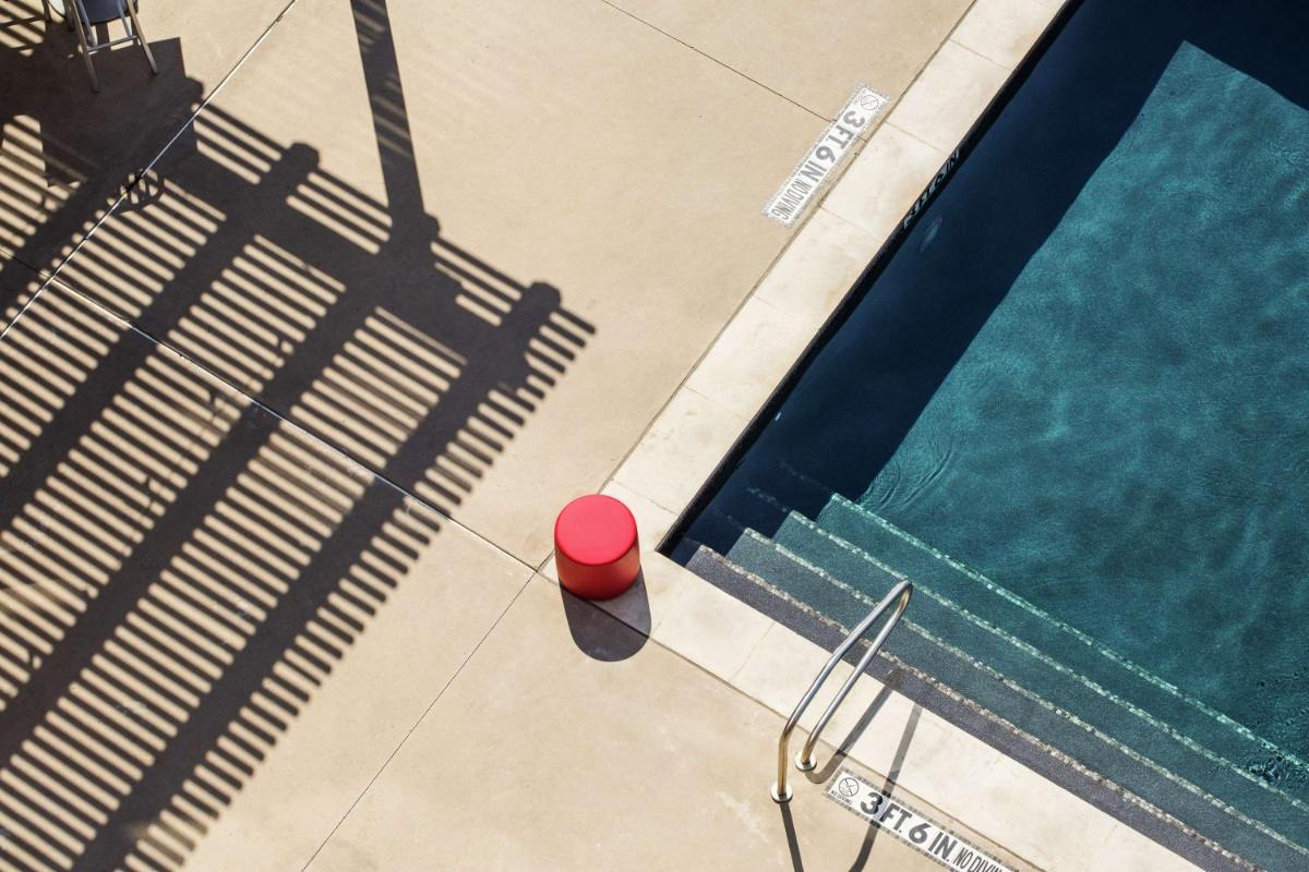 NYLO Las Colinas Hotel, Tapestry Collection by Hilton - Housity