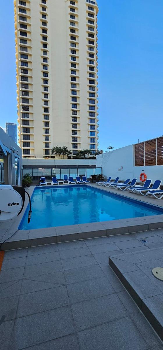 Surfers Paradise Ocean View Apartment - Housity