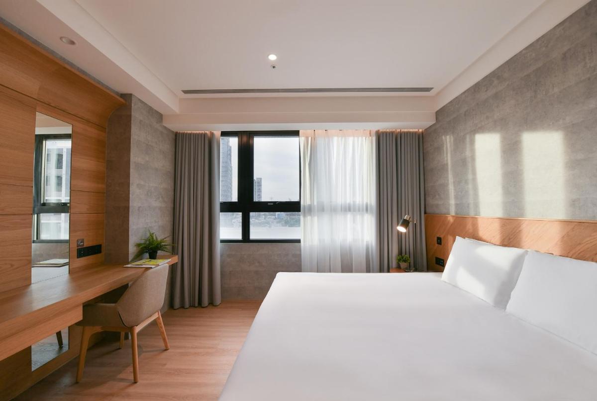 CHECK inn Select New Taipei Sanchong - Housity