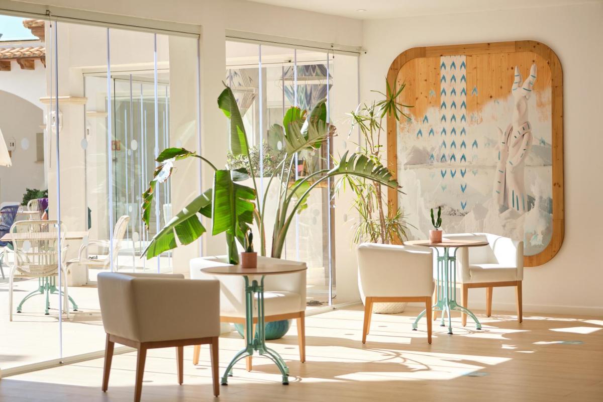 Imagen de la galería de Hotel Villa Chiquita - Adults Only - Over 12, en Colonia de Sant Jordi