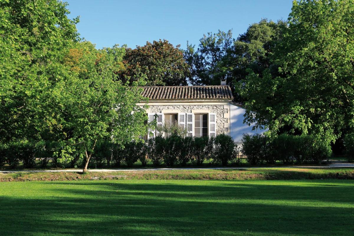Jardin de l'établissement Hotel Château Des Alpilles