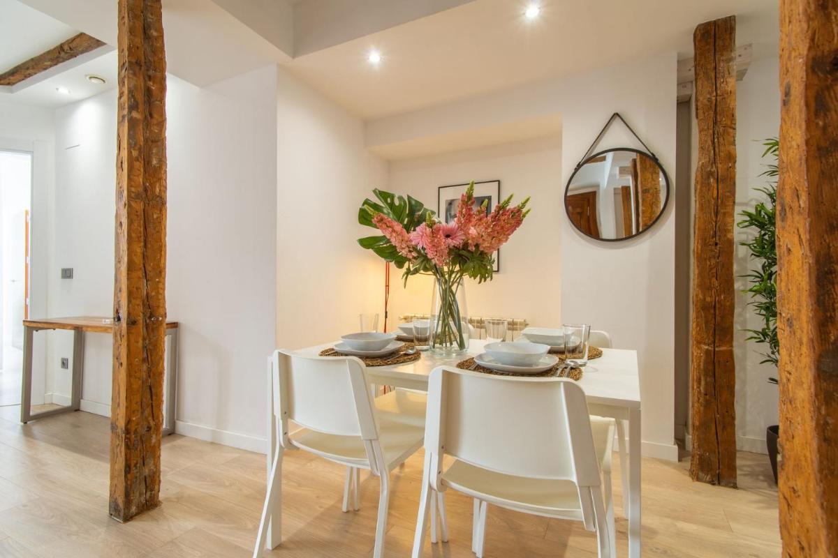 Edificio Calixto by Plaza Mayor Apartamentos - Housity