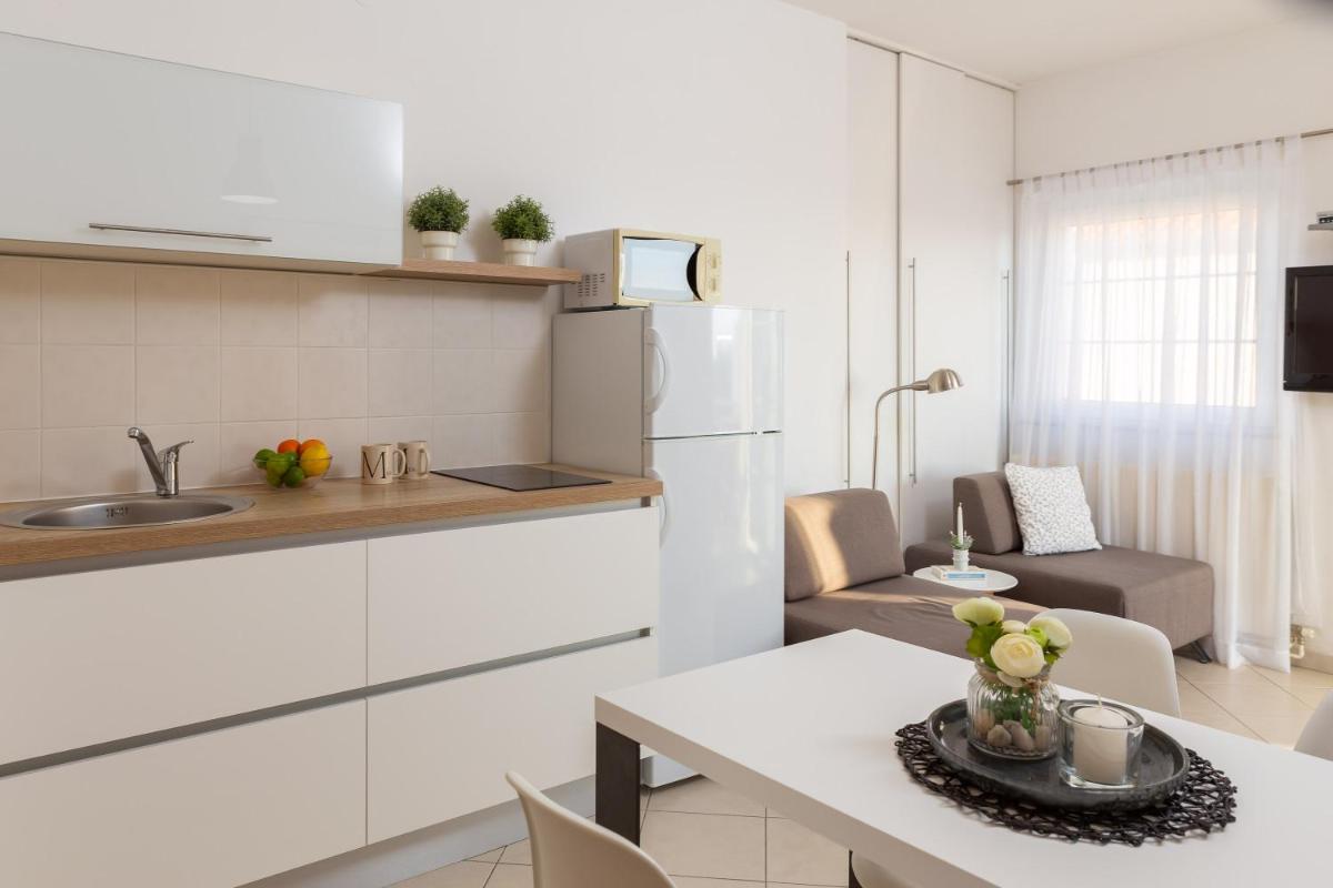 Apartments Tihi 3 - Housity