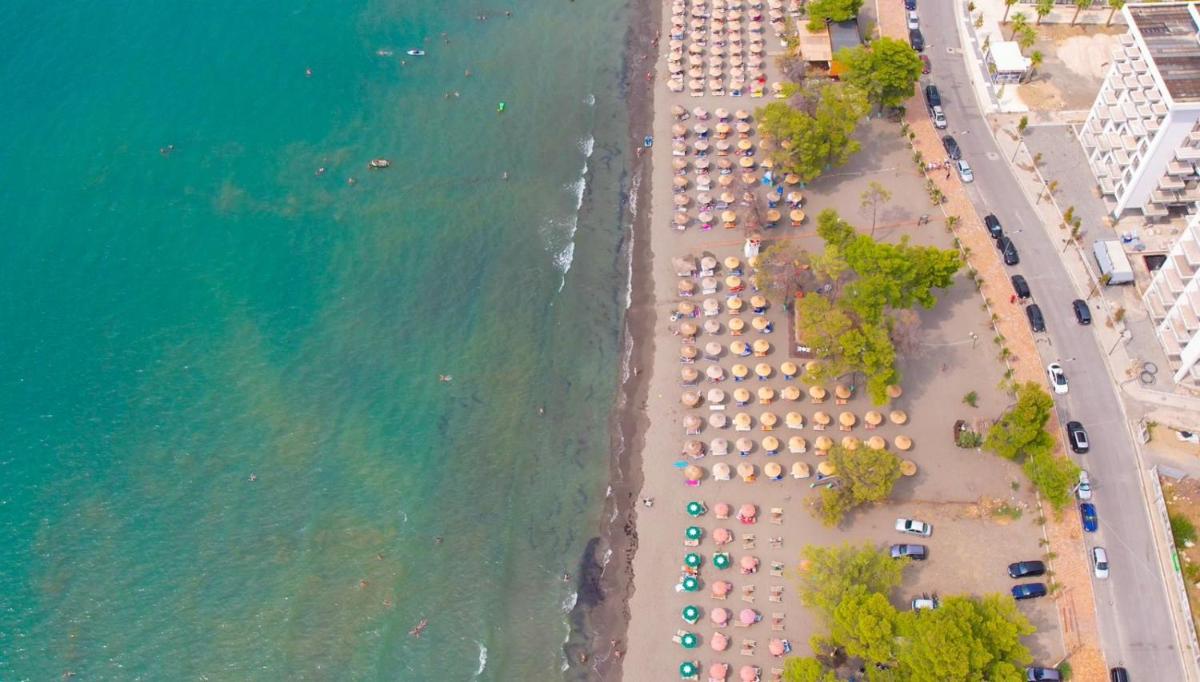 Frojd Kune Resort & Beach Hotel - Housity