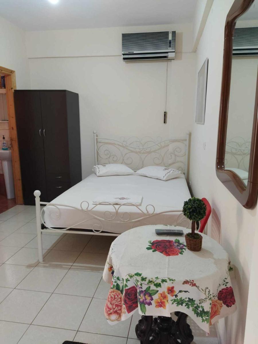 Loutro House Σπίτι με θέα - Housity