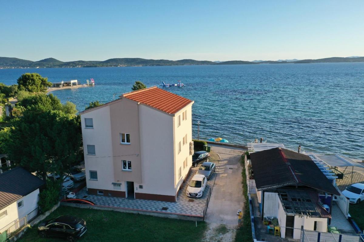 Apartments Lara - Housity