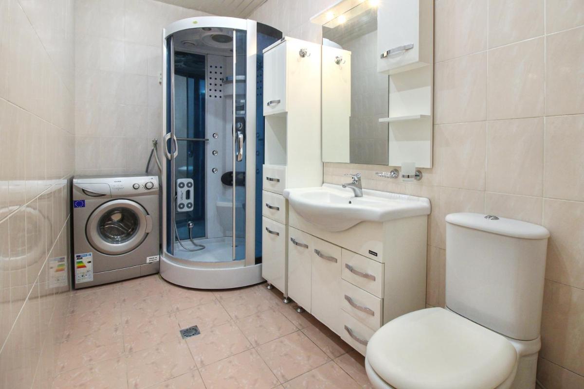 3 Bedroom Apartment in Homey Residence - Hizvo