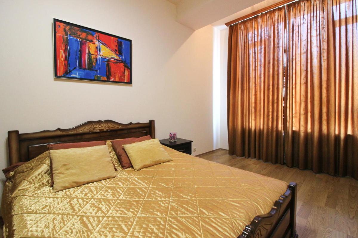 3 Bedroom Apartment in Homey Residence - Hizvo