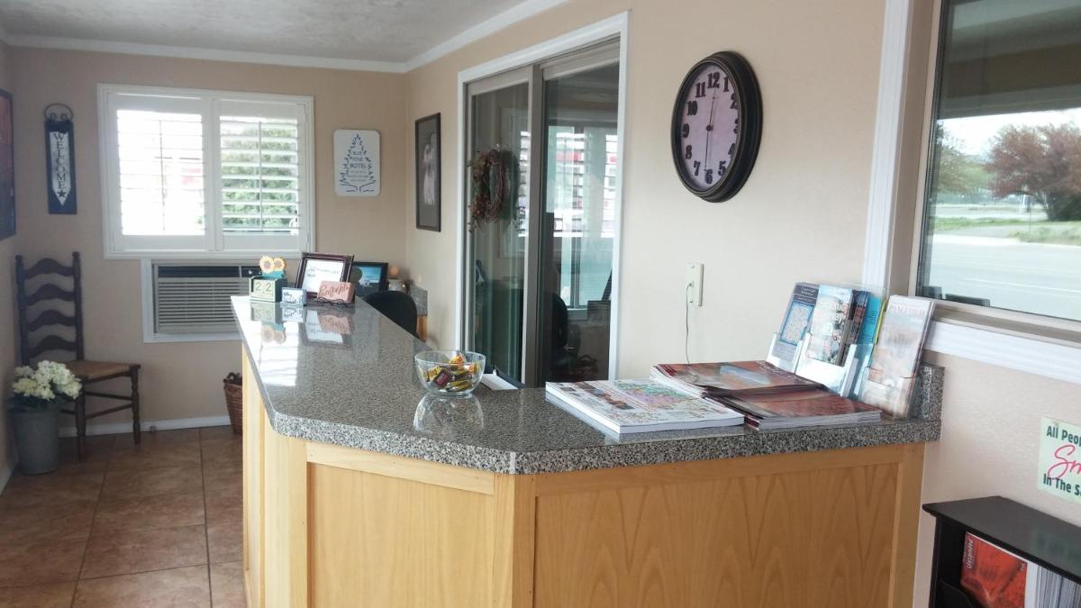 Blue Pine Motel - Housity