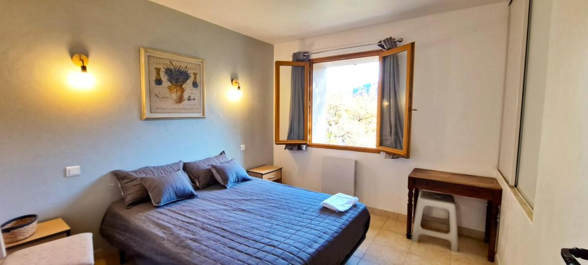 Maison conviviale avec jacuzzi à Le Bar-sur-Loup - Housity