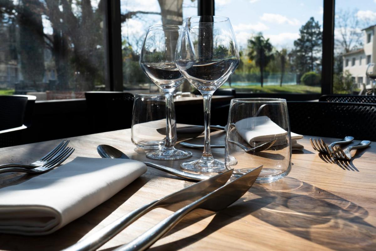 Boissons dans l'établissement Logis Hotel Restaurant SPA Les Oliviers