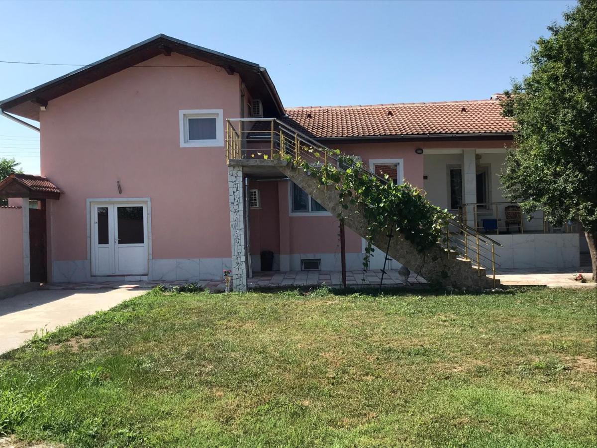 Изворът - La source - Housity