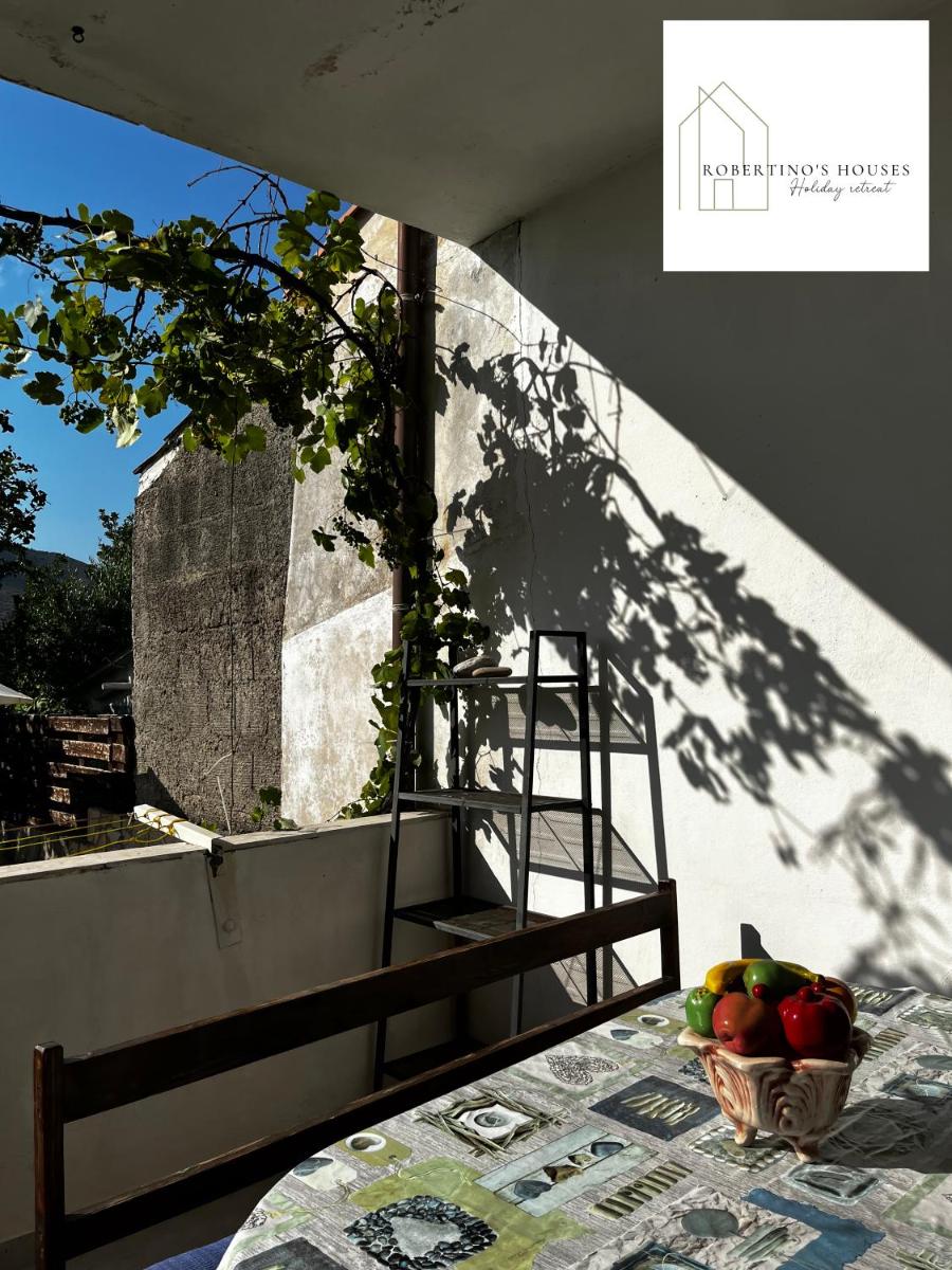 Robertino's Houses - Housity