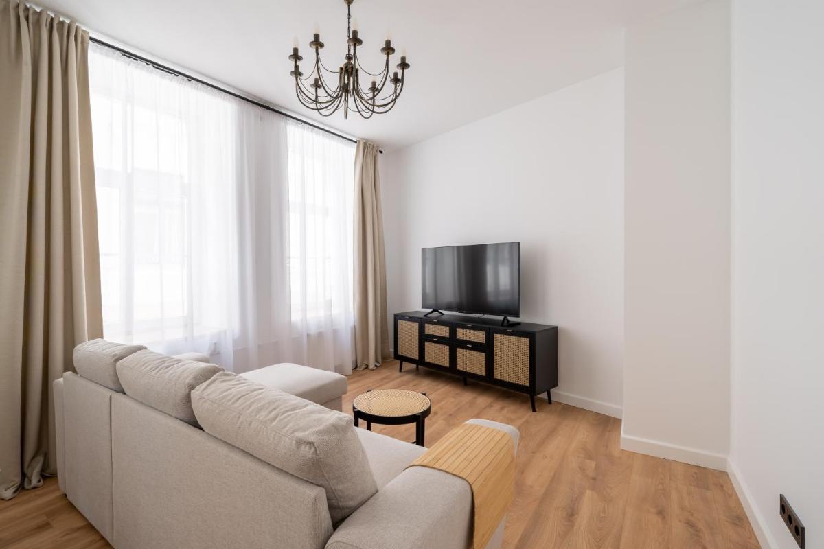 Spacious 1-bedroom apartment in the heart of Old Town - Housity