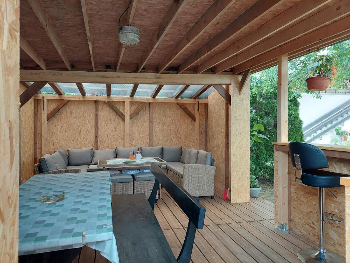 Studio apartma Žirovnik - Housity