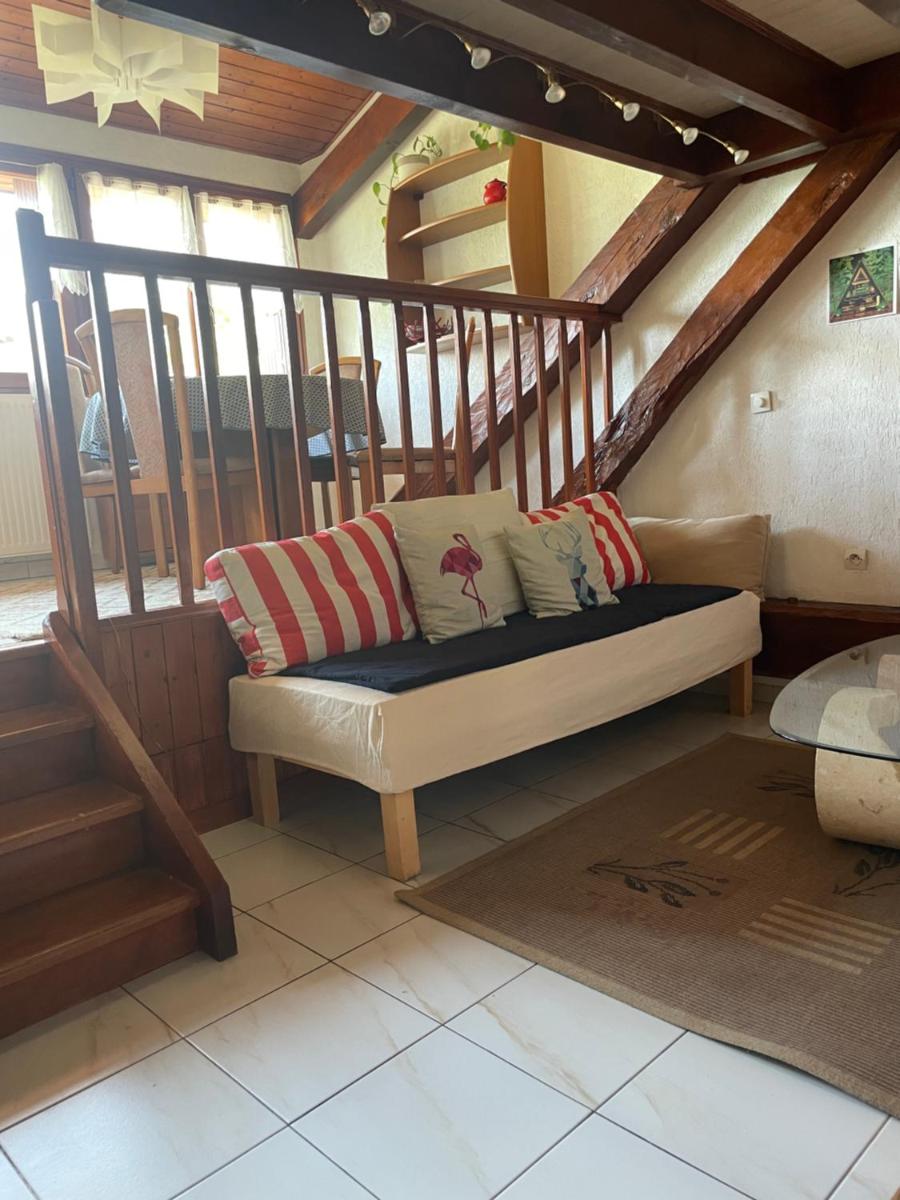 Rare 2 bedroom with private beach on Lake Annecy - Housity