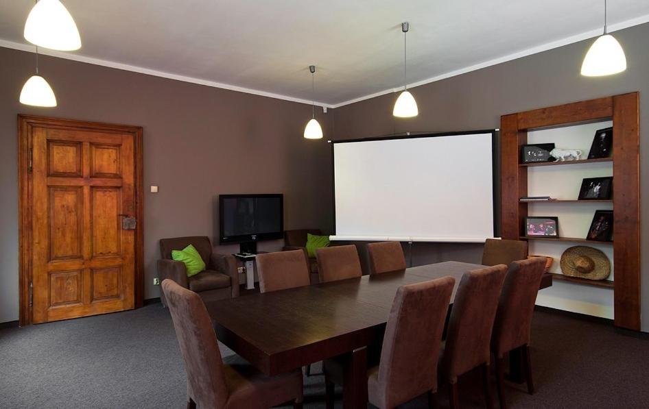 A' PROPOS Hotel, Restauracja, Club - Housity