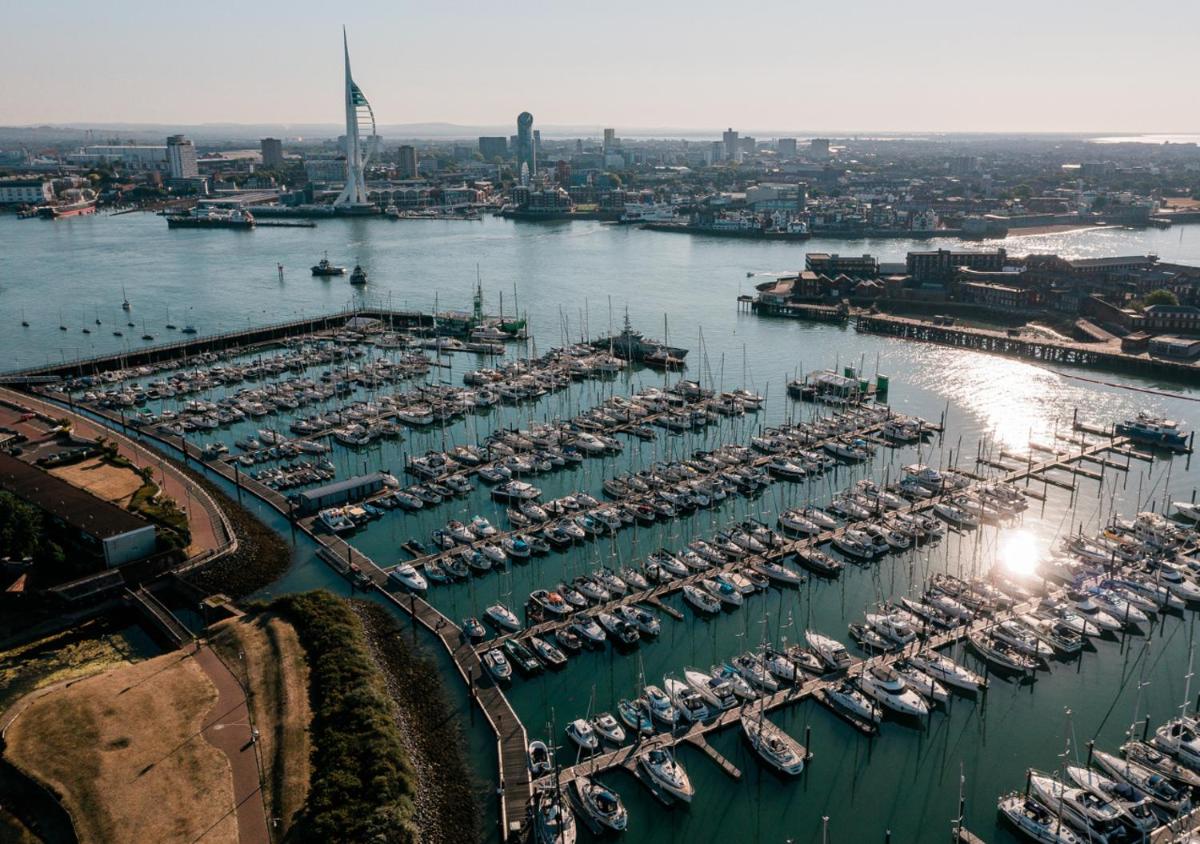 Rooms at Haslar Marina - Housity