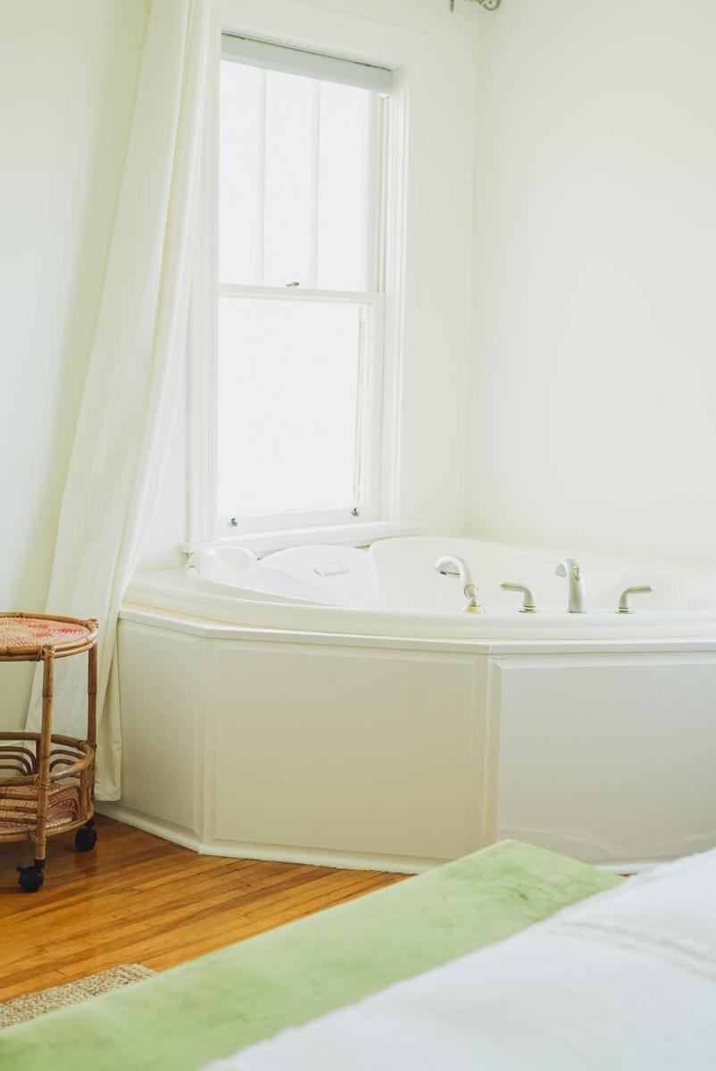 Bellview Luxury Suites - Housity