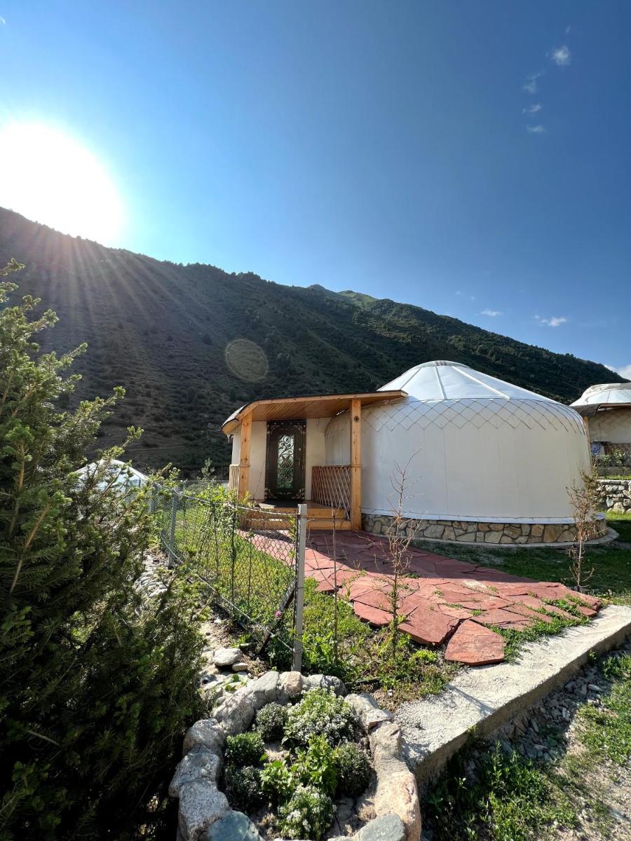 RAHMAT yurts - Housity