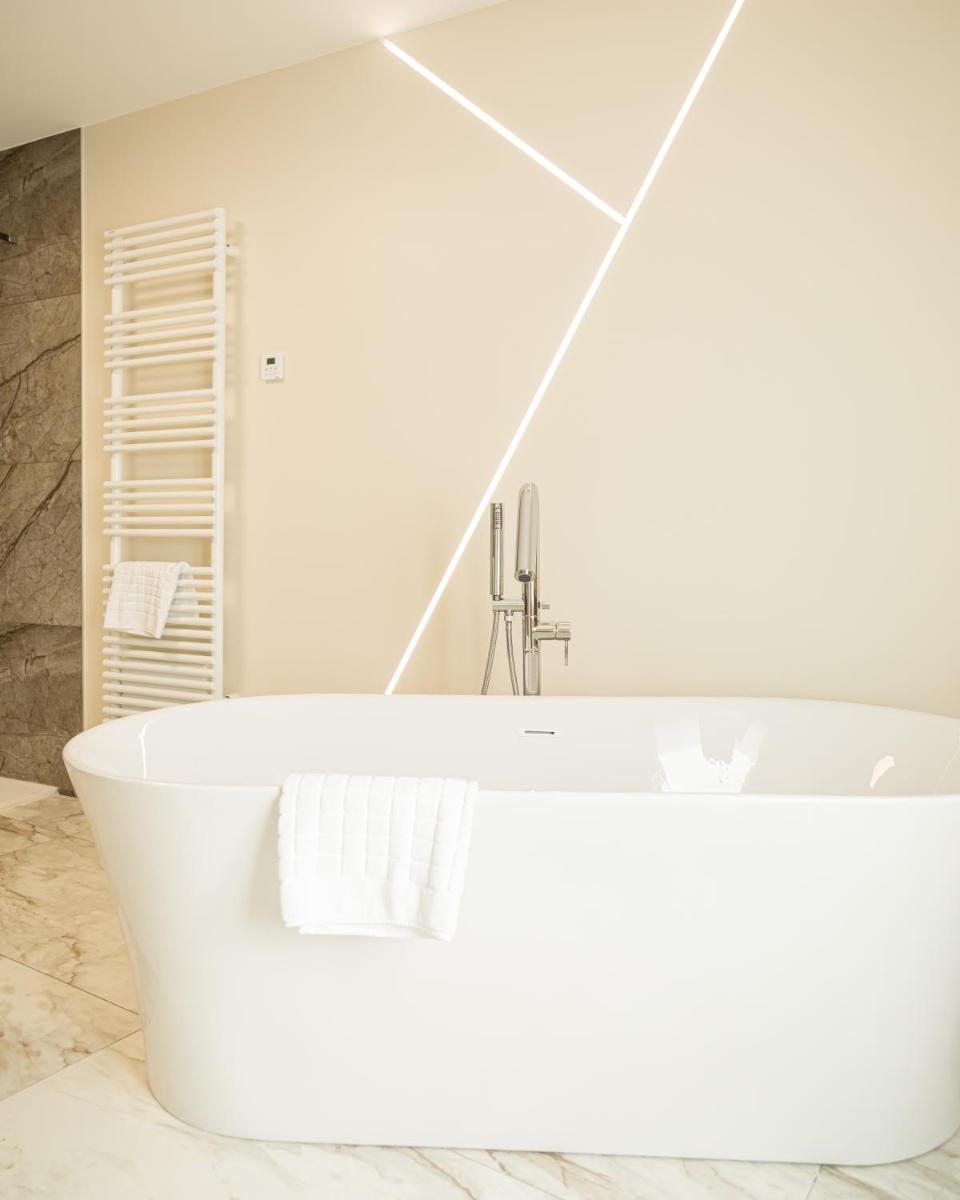 Salle de bains dans l'établissement Maison Doucet - Relais & Châteaux