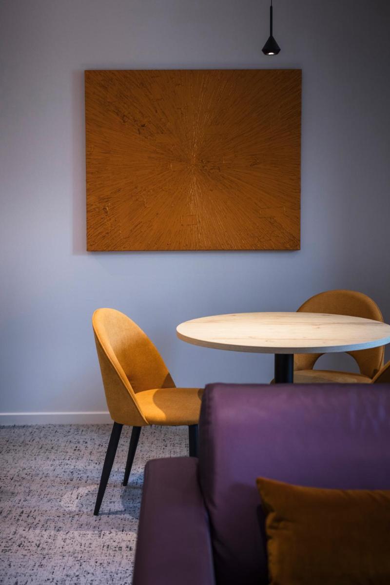 Coin salon dans l'établissement Maison Doucet - Relais & Châteaux