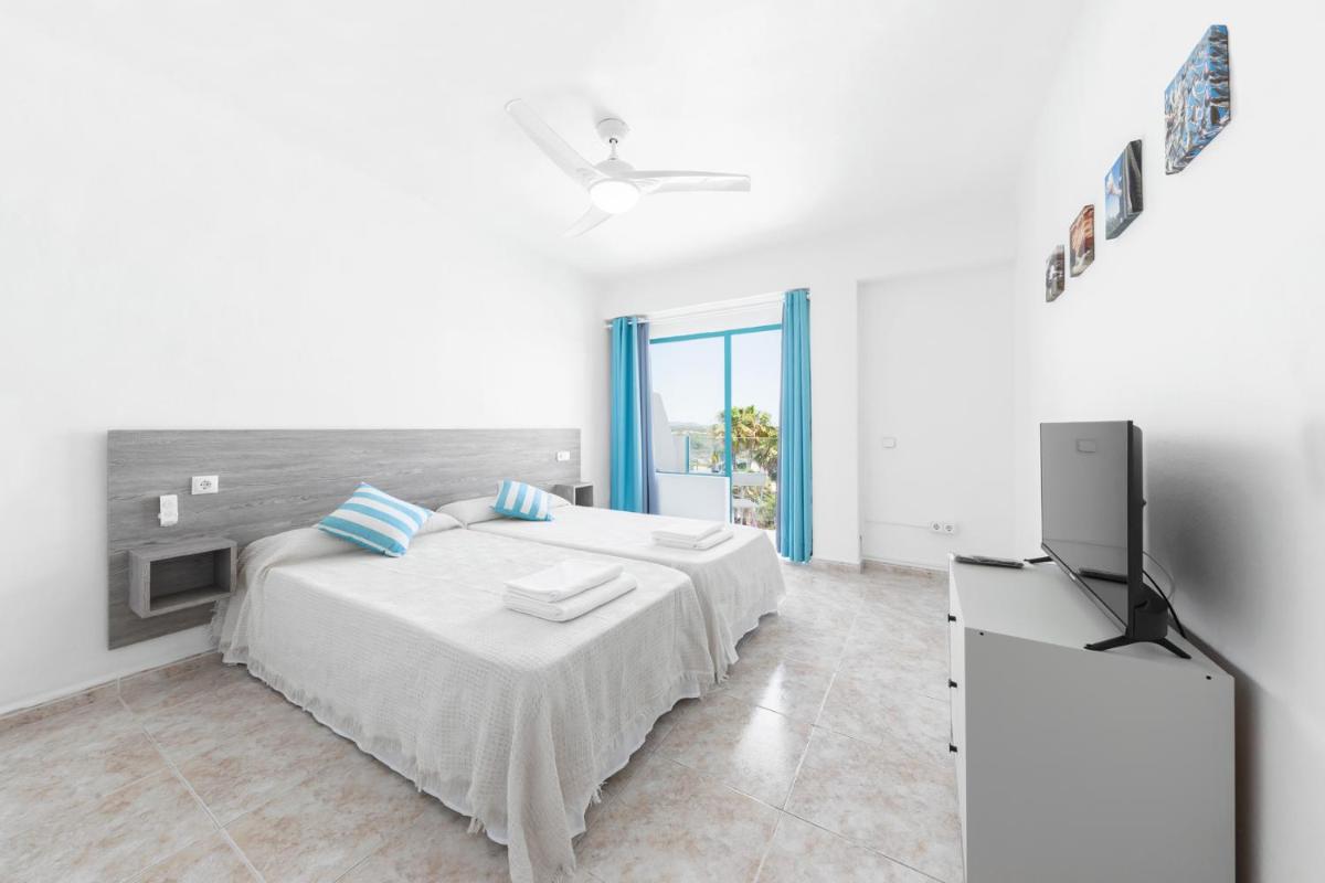 Hostal Cala Llombards - Housity
