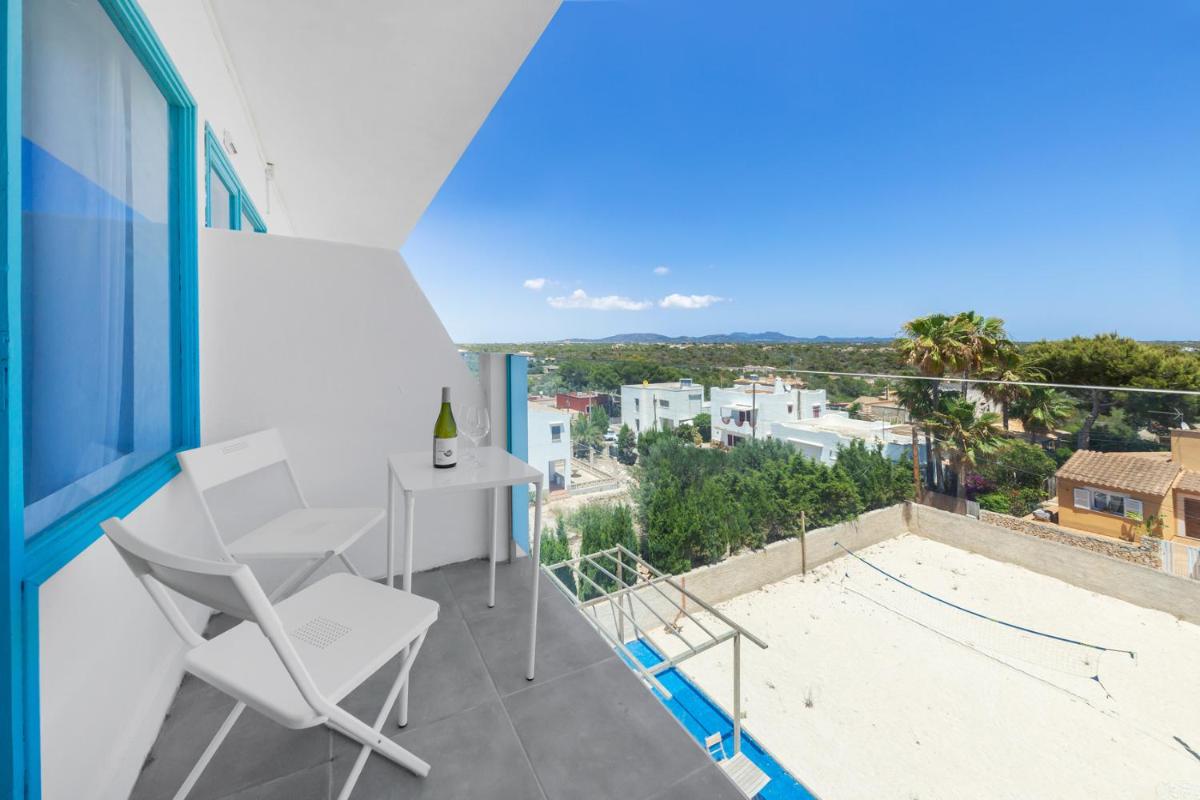 Hostal Cala Llombards - Housity