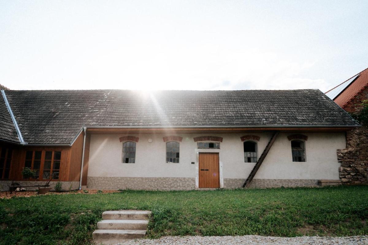 Usedlost Jindřichovice - Housity