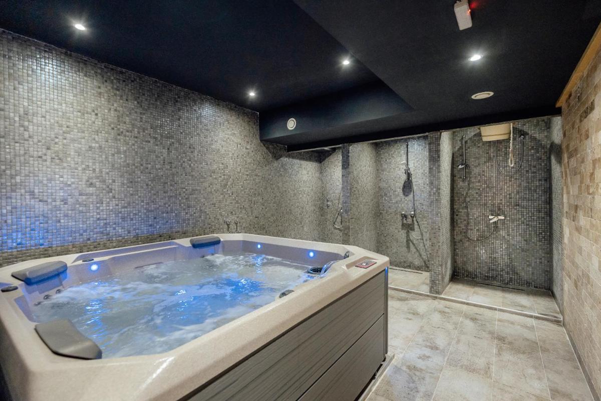 HOTEL TALIA - Housity