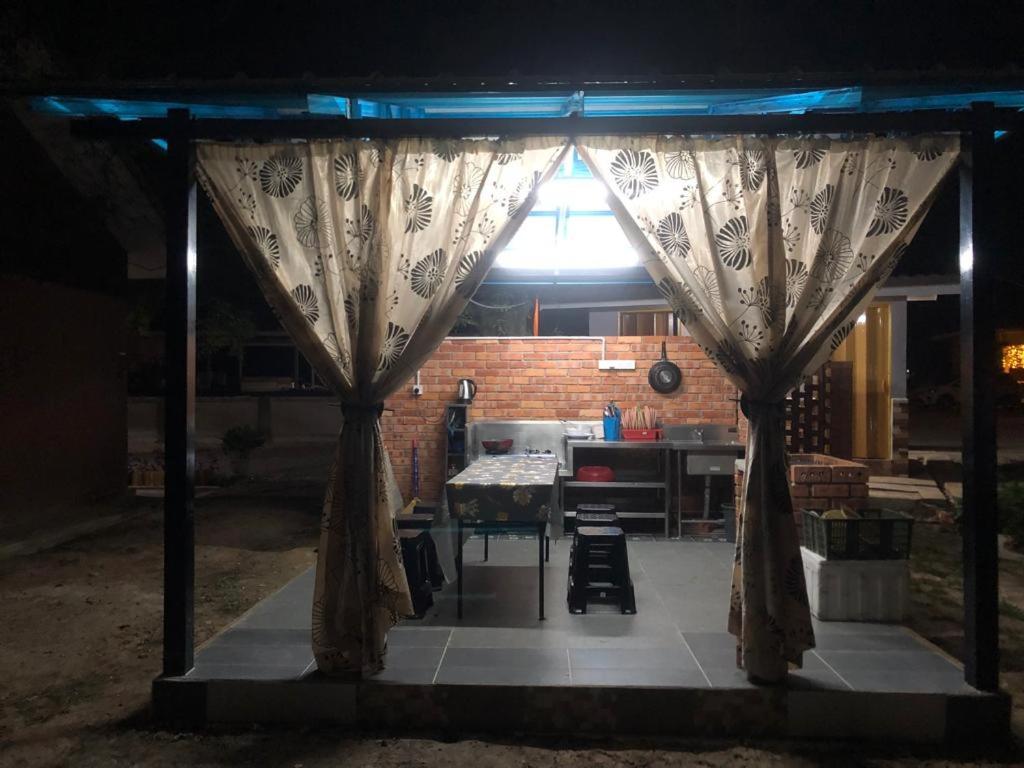 Family Room HAMSHA VILLAGE - Housity