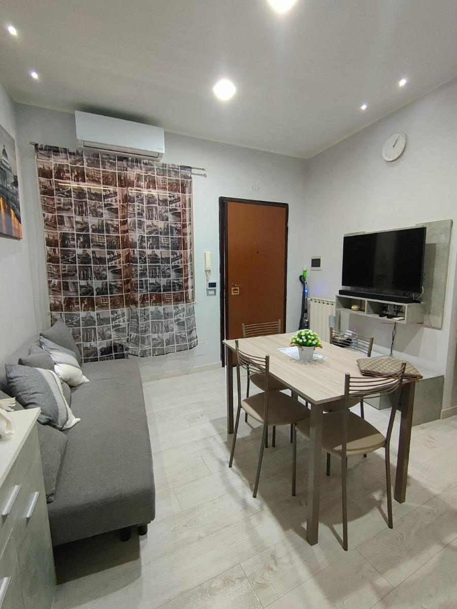 Roma Grey Suite - Housity