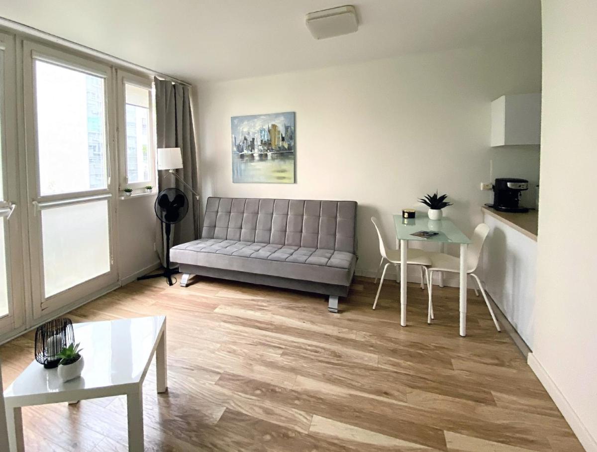 Warsaw Concierge Rondo ONZ - Housity