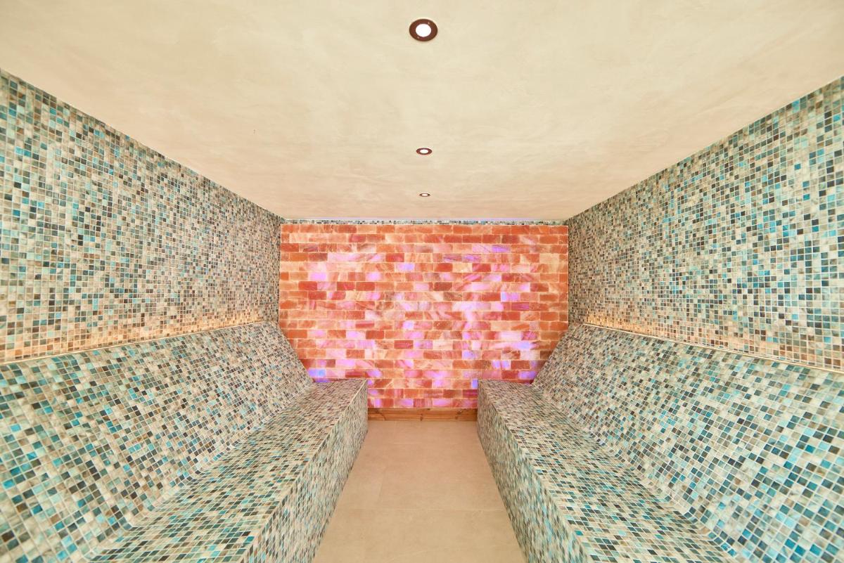 Imagen de la galería de Universal Hotel Lido Park & Spa, en Paguera