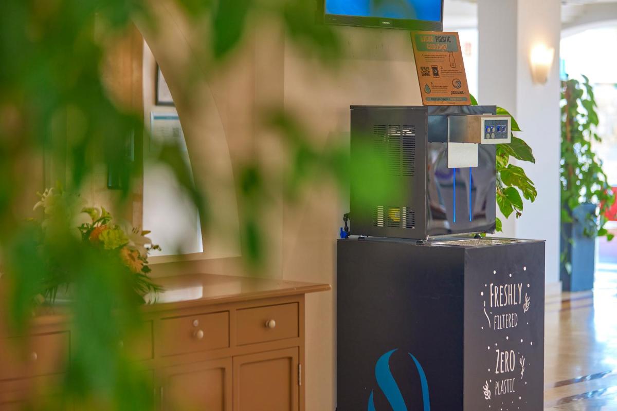 Imagen de la galería de Universal Hotel Lido Park & Spa, en Paguera