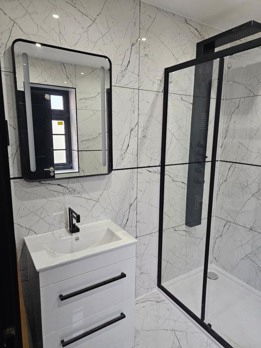 Luxury Room - Housity