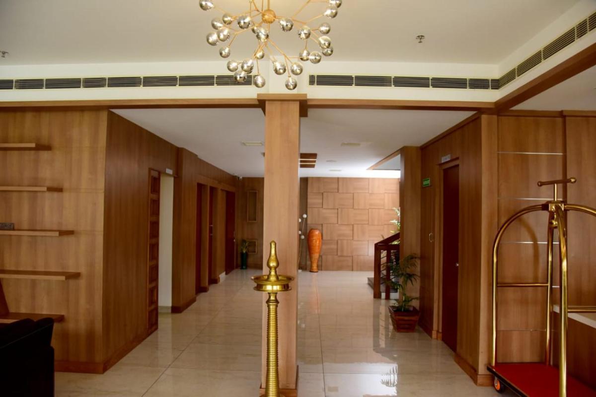 HOTEL EMERALD PALACE - Housity