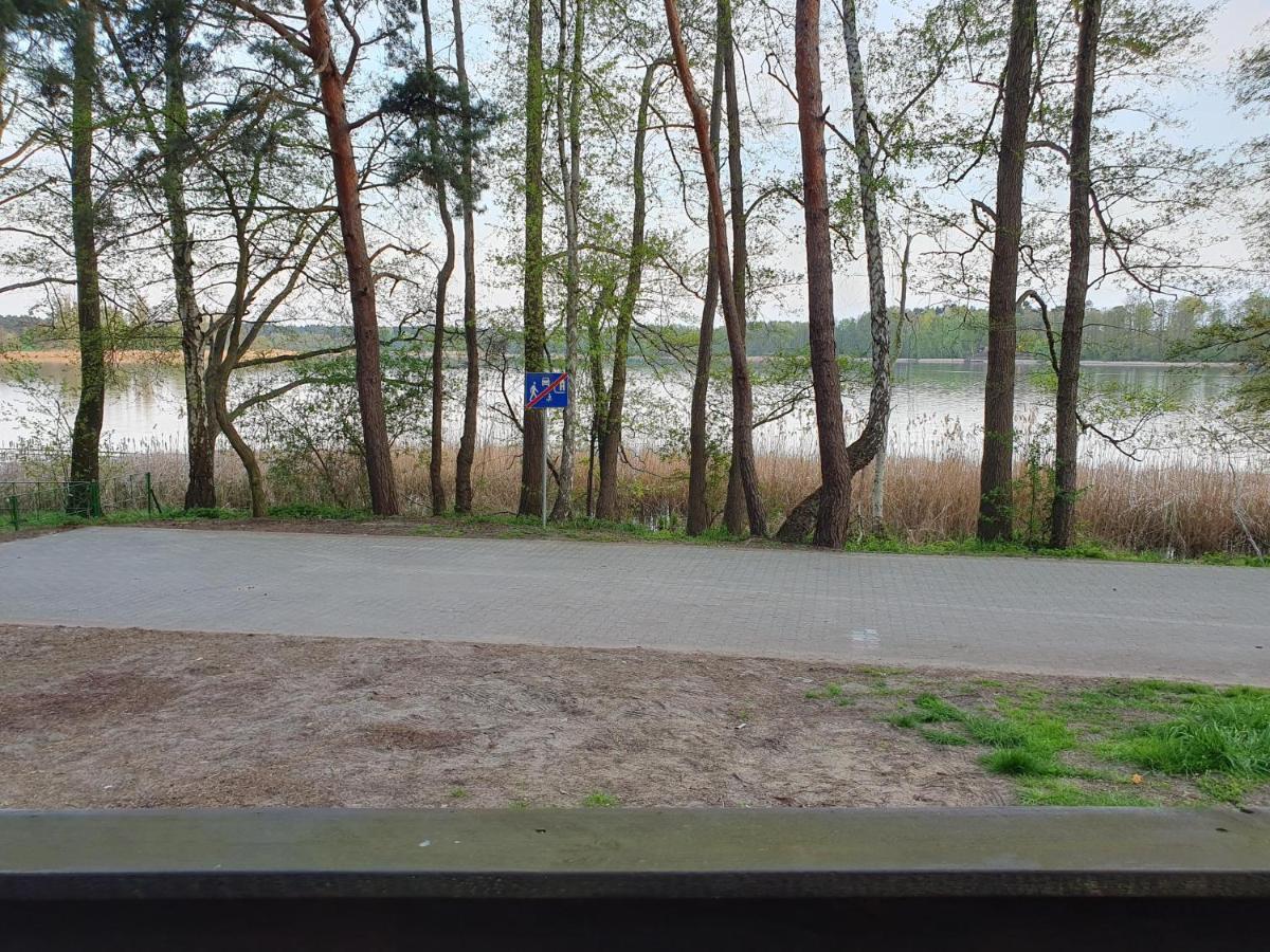 Domek nad Jeziorem - Zaniemy?l - Housity