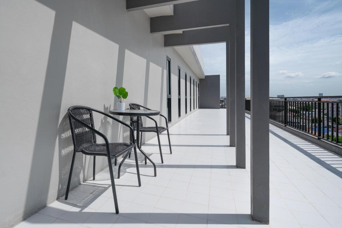 iCheck inn Darisa Ngamwongwan - Housity