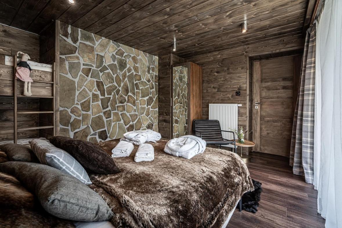 Luxury Chalet Na Stromym Wzgórzu z sauną i balią - Housity